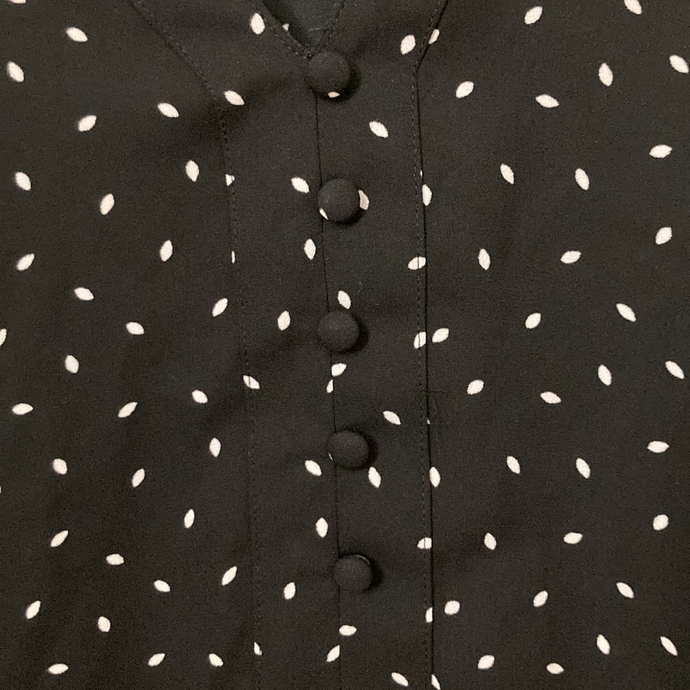 Black top - Picture 4 of 7